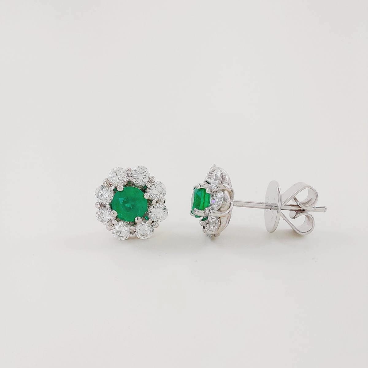 Pendientes esmeralda y brillantes