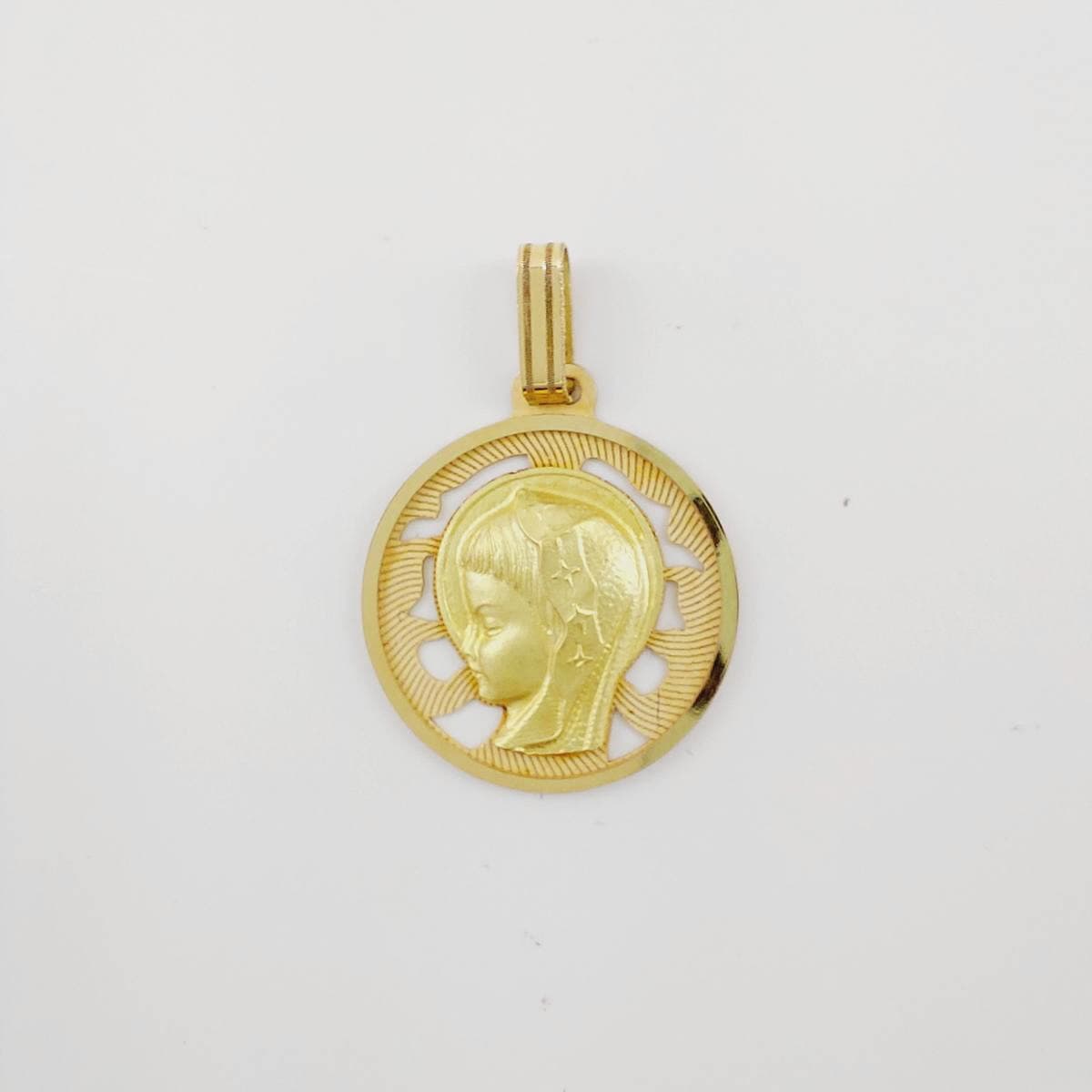 Medalla virgen niña calada